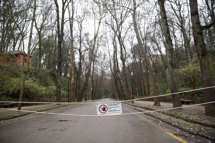 Cierre de los jardines del entorno de la Alhambra en prevención por el viento
