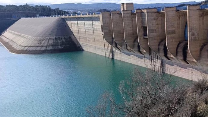 El embalse de Negratín (Freila, Granada), volverá a transferir agua a Almería tras casi cinco años.
