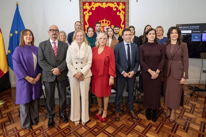 Enfermería reivindica la salud laboral en la toma de posesión de la directiva del Colegio