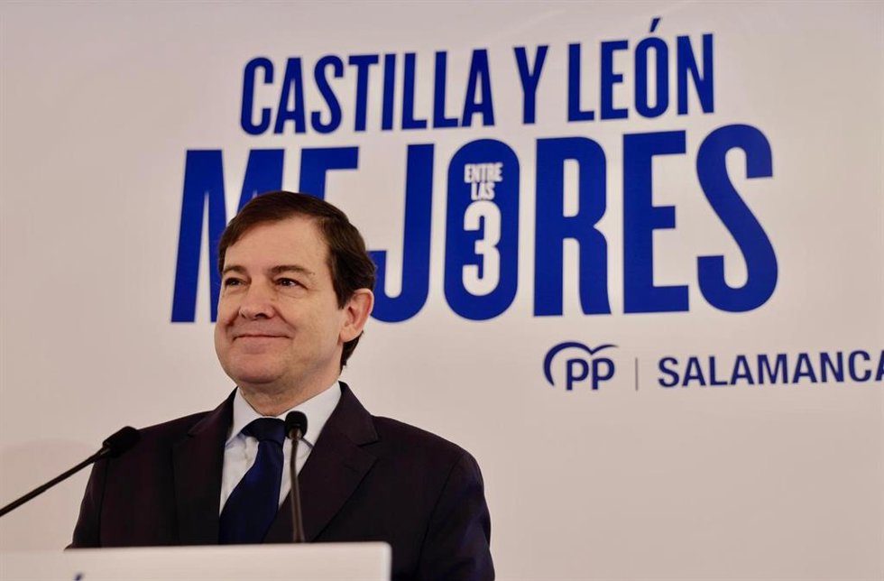 El presidente regional del PP y candidato a la reelección como presidente de la Junta, Alfonso Fernández Mañueco, participa en la presentación de la candidatura del PP por Salamanca