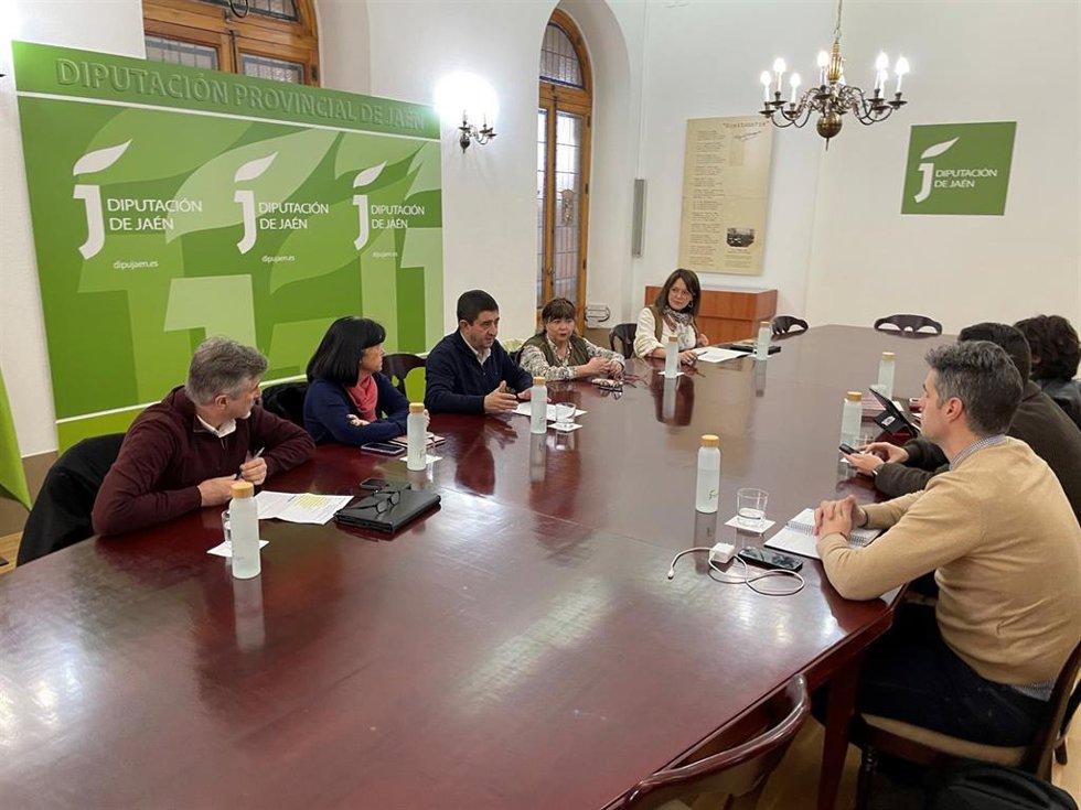 Reunión con los miembros de la Diputación ante la borrasca.