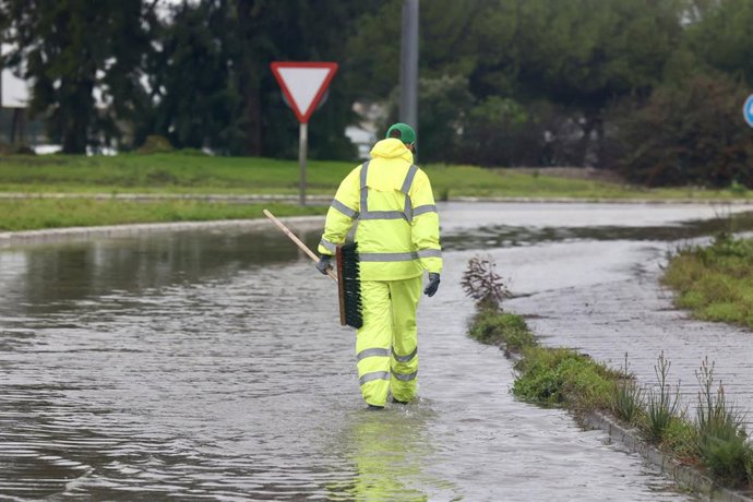 En alerta el núcleo urbano de Jerez por la llegada de la borrasca 'Marta'. A 7 de febrero de 2026. Imágenes del operativo de alerta activado en Jerez de la Frontera (Cádiz).