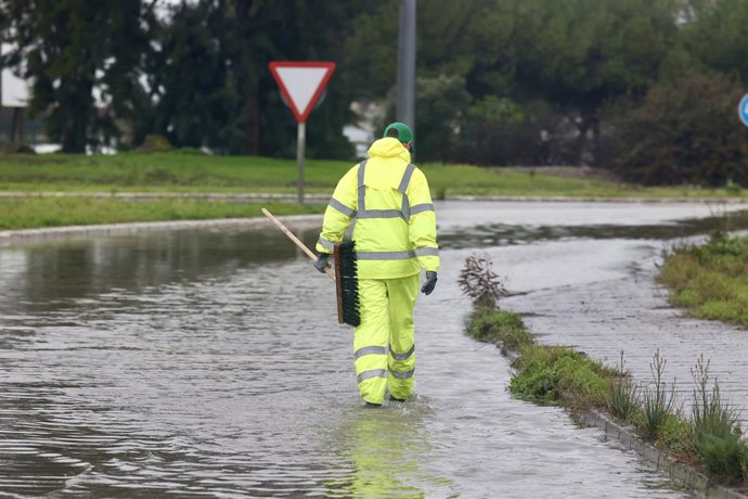 En alerta el núcleo urbano de Jerez por la llegada de la borrasca 'Marta'. A 7 de febrero de 2026. Imágenes del operativo de alerta activado en Jerez de la Frontera (Cádiz), donde la llegada de la borrasca 'Marta' puede ocasionar inundaciones debido al co