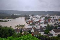 Desalojan unas 60 viviendas de San Martín del Tesorillo (Cádiz) por riesgo de inundación ante crecida de los ríos