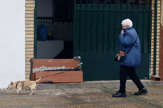 Imágenes del operativo de alerta activado en Jerez de la Frontera (Cádiz), donde la llegada de la borrasca 'Marta' puede ocasionar inundaciones debido al colapso de los colectores de agua.