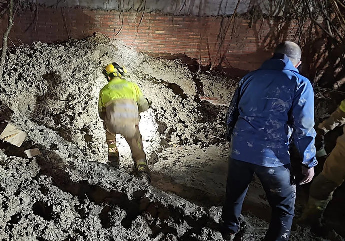 Imagen del muro desprendido en Canena (Jaén)