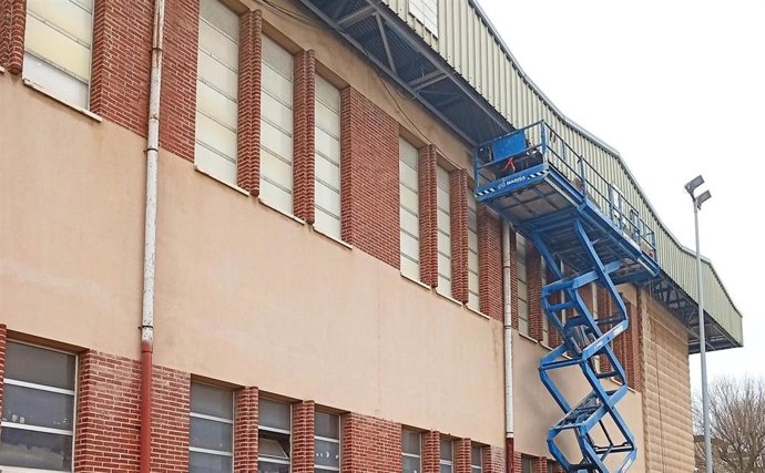 Santander inicia la reparación de la cubierta del pabellón exterior del Complejo por 227.000 euros