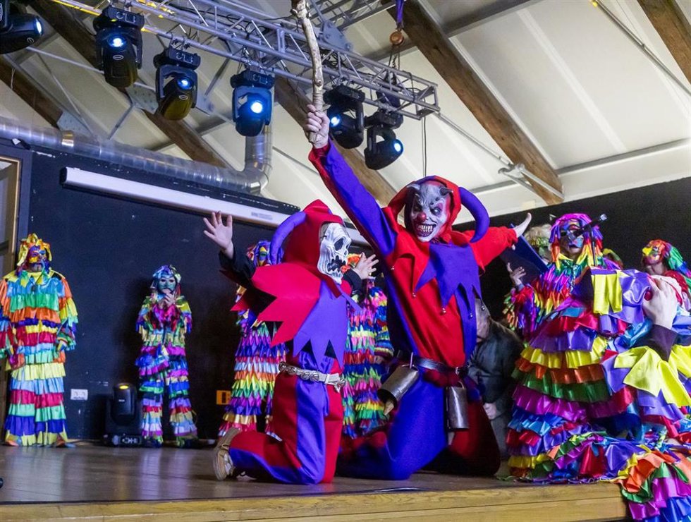 Guadalajara inaugura su Carnaval con un emotivo pregón mendocino y la presencia de 36 botargas de toda la provincia