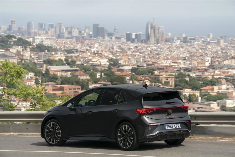 Archivo - Cupra Born, el compacto eléctrico 'español' con 204 CV, 428 km de autonomía y desde 36.600 euros