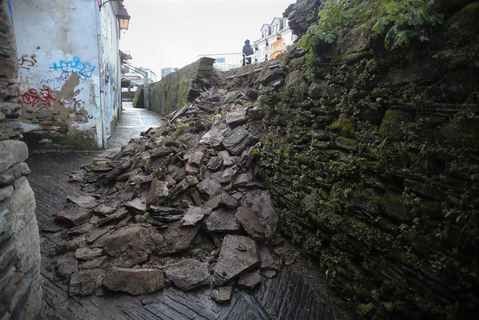 Derrumbamiento parcial de la Muralla romana de Lugo por las lluvias