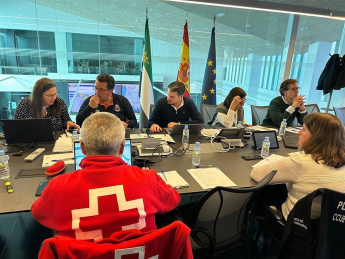 El consejero de Presidencia, Interior y Diálogo Social en funciones, Abel Bautista, preside el CECOP celebrado este domingo, 8 de febrero