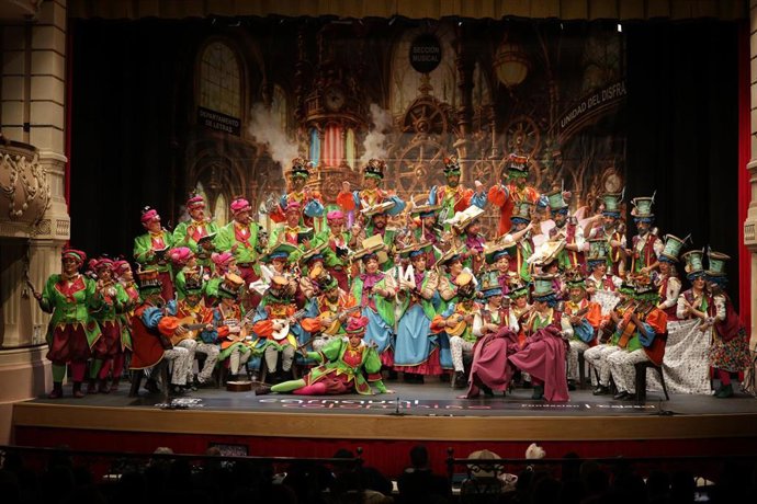 Imagen de la gran final del Concurso de Agrupaciones del Carnaval Colombino en el Gran Teatro.