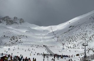 Las estaciones San Isidro y Valle Laciana- Leitariegos en León reciben más de 8.500 visitantes el fin de semana