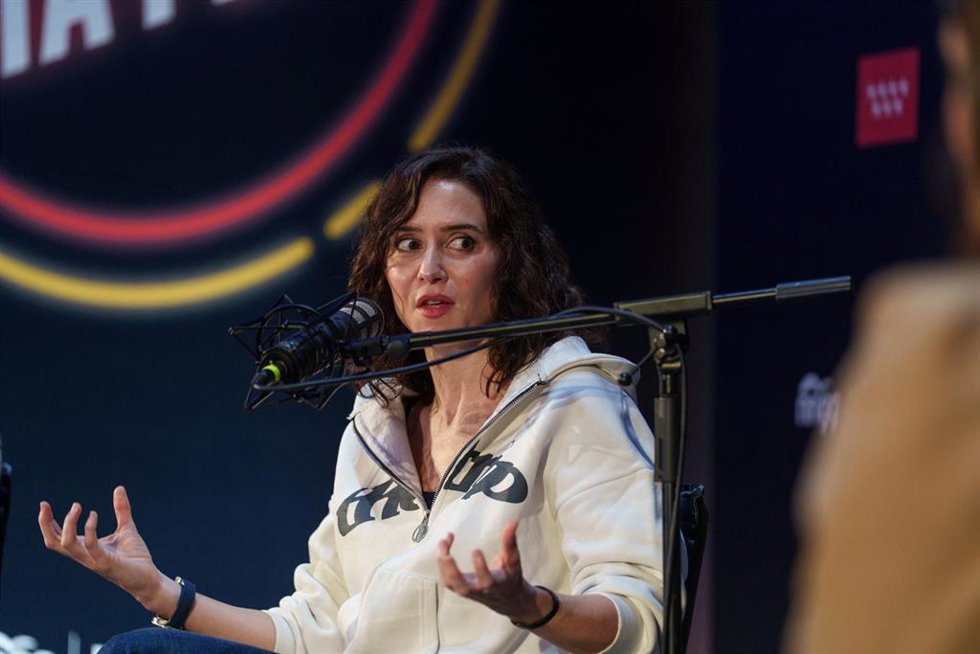 La presidenta de la Comunidad de Madrid y del PP madrileño, Isabel Díaz Ayuso, clausura la III Academia de la Juventud Madrileña, en el Real Centro Universitario María Cristina, a 8 de febrero de 2026, en San Lorenzo de El Escorial, Madrid (España). Est