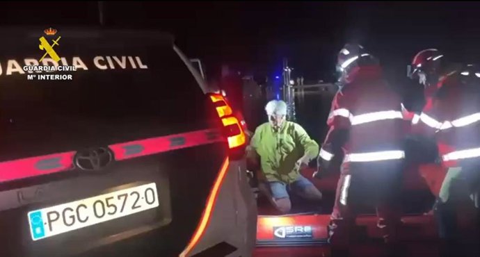 Desalojados de un cámping de Isla Cristina (Huelva).