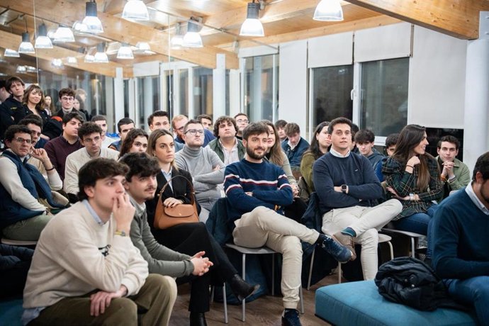 El presidente de Nuevas Generaciones de la Región de Murcia (NNGG RM), Antonio Landáburu, ha participado este fin de semana en la Academia de la Juventud de Nuevas Generaciones de Madrid