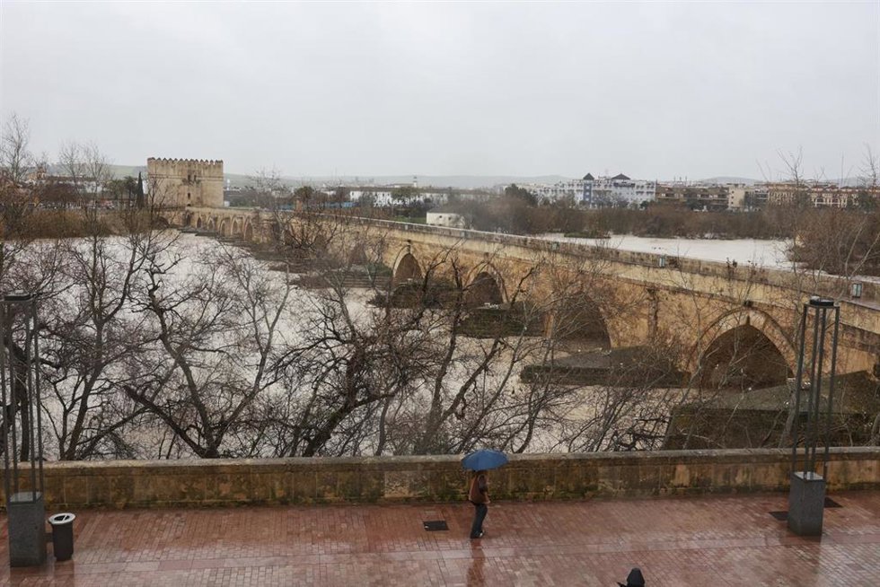 El paso del Río Guadalquivir por Córdoba como consecuencia de la borrasca.