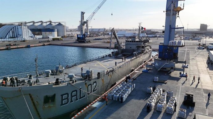 Navio mexicano com ajuda humanitária para Cuba