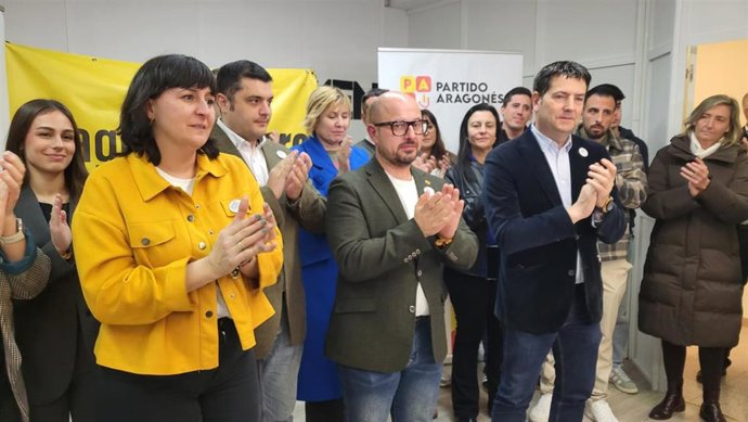 El candidato del PAR a la Presidencia de Aragón, Alberto Izquierdo, tras conocer los resultados electotales del 8F.