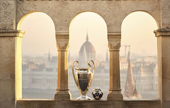 Archivo - Adidas presenta el balón de la final de la Liga de Campeones inspirado en la ciudad de Budapest.
