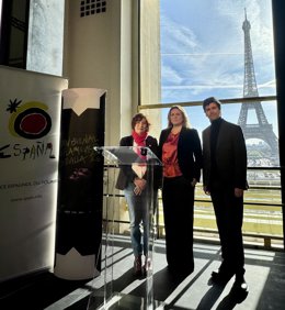 La delegada de Turismo y Cultura del Ayuntamiento de Sevilla, Angie Moreno, en la presentación de la Bienal de Flamenco en París
