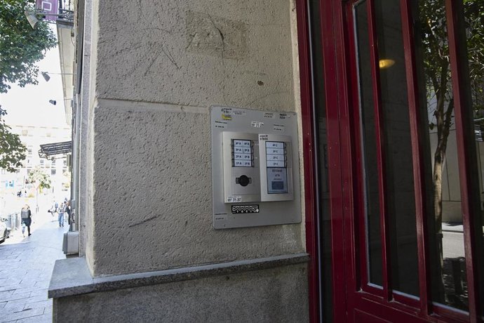 Archivo - Exterior de un piso turístico en imagen de archivo. 