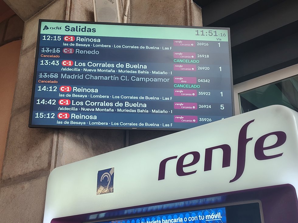 Panel trenes cancelados