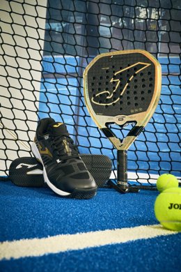 Archivo - El clásico Slam de Joma se reinventa en versión 'foot shape' para transformar la manera de sentir el pádel.