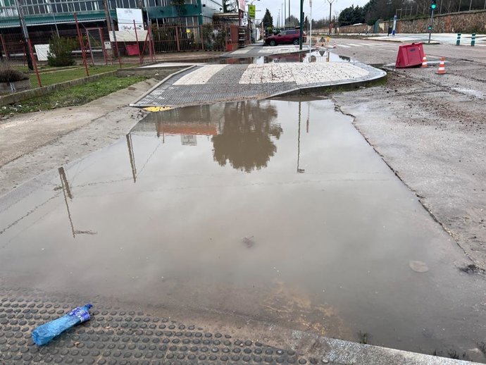 El PSOE exige la mejora inmediata del Camino de Simancas por el deficiente estado de la calzada .