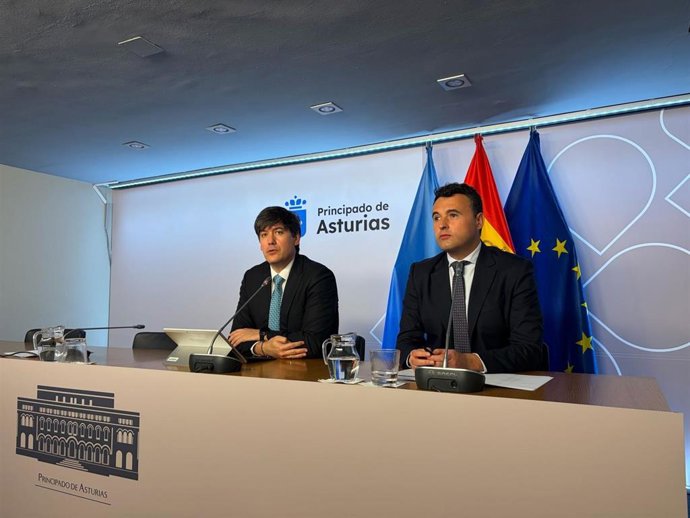 Borja Sánchez, a la izquierda