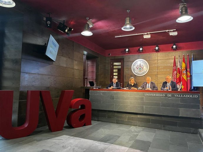 Presentacion de la Cátedra 'Construyendo un Hábitat de Vanguardia'.