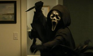 Ghostface va a por la hija de Sidney (Neve Campbell) en el incendiario de Scream 7