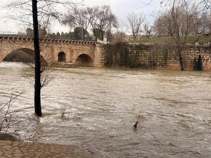 Baja a naranja la alerta del Henares en Guadalajara tras el descenso del caudal