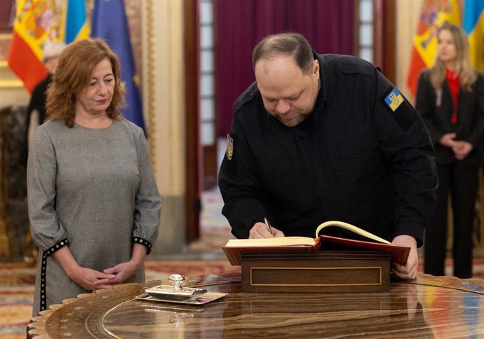 El presidente del Parlamento de Ucrania, Ruslan Stefanchuk, recibido por la presidenta del Congreso, Francina Armengol, a 9 de febrero de 2026, en Madrid (España)