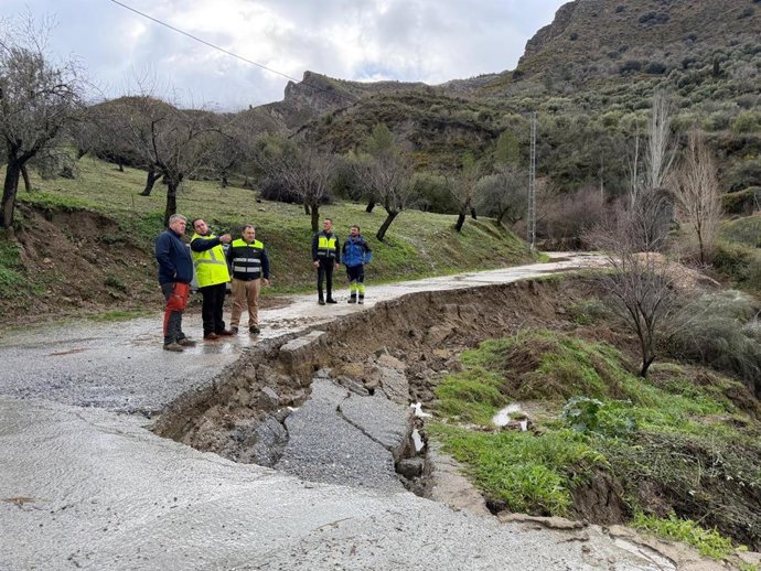 Visita de la Diputación de Granada y el Ayuntamiento de Quéntar a zonas afectadas por el temporal