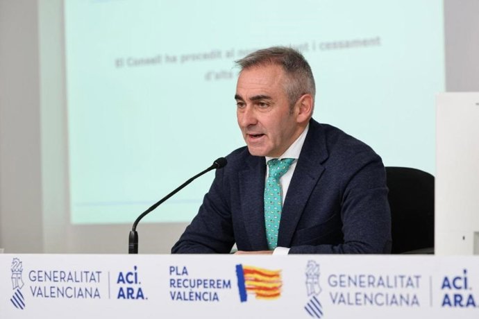 Archivo - El l portavoz del Consell y conseller de Agricultura, Agua, Ganadería y Pesca, Miguel Barrachina