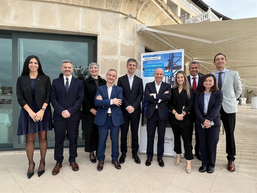 Representantes de CaixaBank participantes en la 18 edición de la jornada 'Puerta al Exterior'.