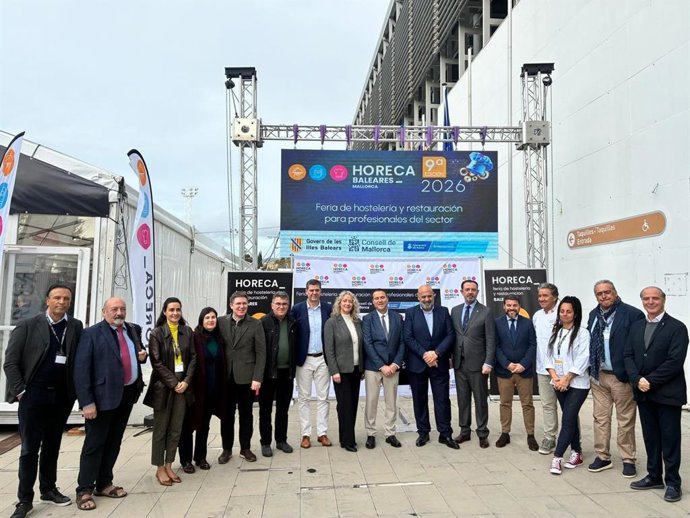 Representantes del Govern y del Consell de Mallorca en la inauguración de la feria Horeca
