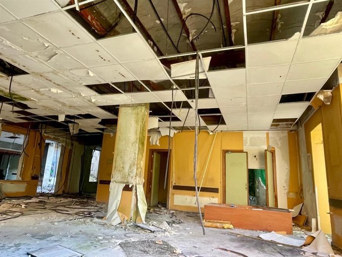 Archivo - Interior de uno de los edificios del antiguo HUCA.