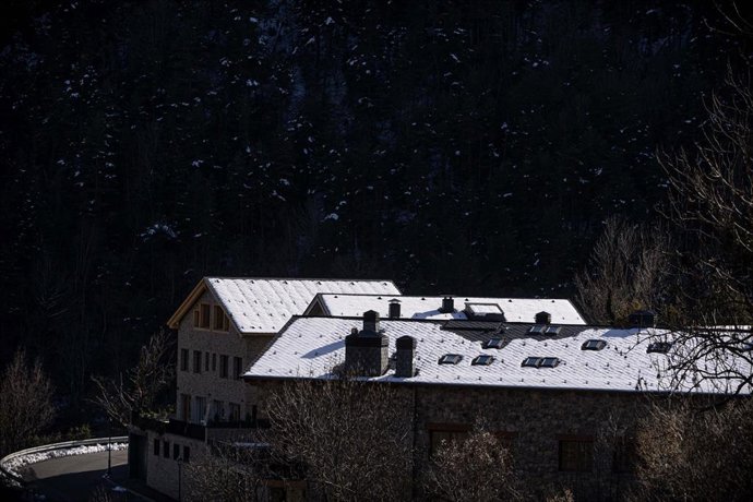 Archivo - Viviendas en la parroquia de la Massana (Andorra).