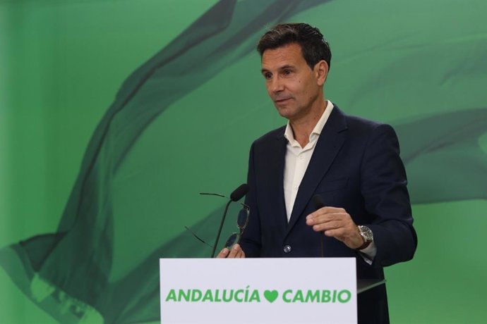 El portavoz del PSOE-A, Francisco Cuenca