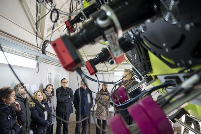 El consejero de Universidad, Investigación e Innovación de la Junta en Almería, José Carlos Gómez Villamandos, visita el observatorio astronómico de Calar Alto en Gérgal (Almería).
