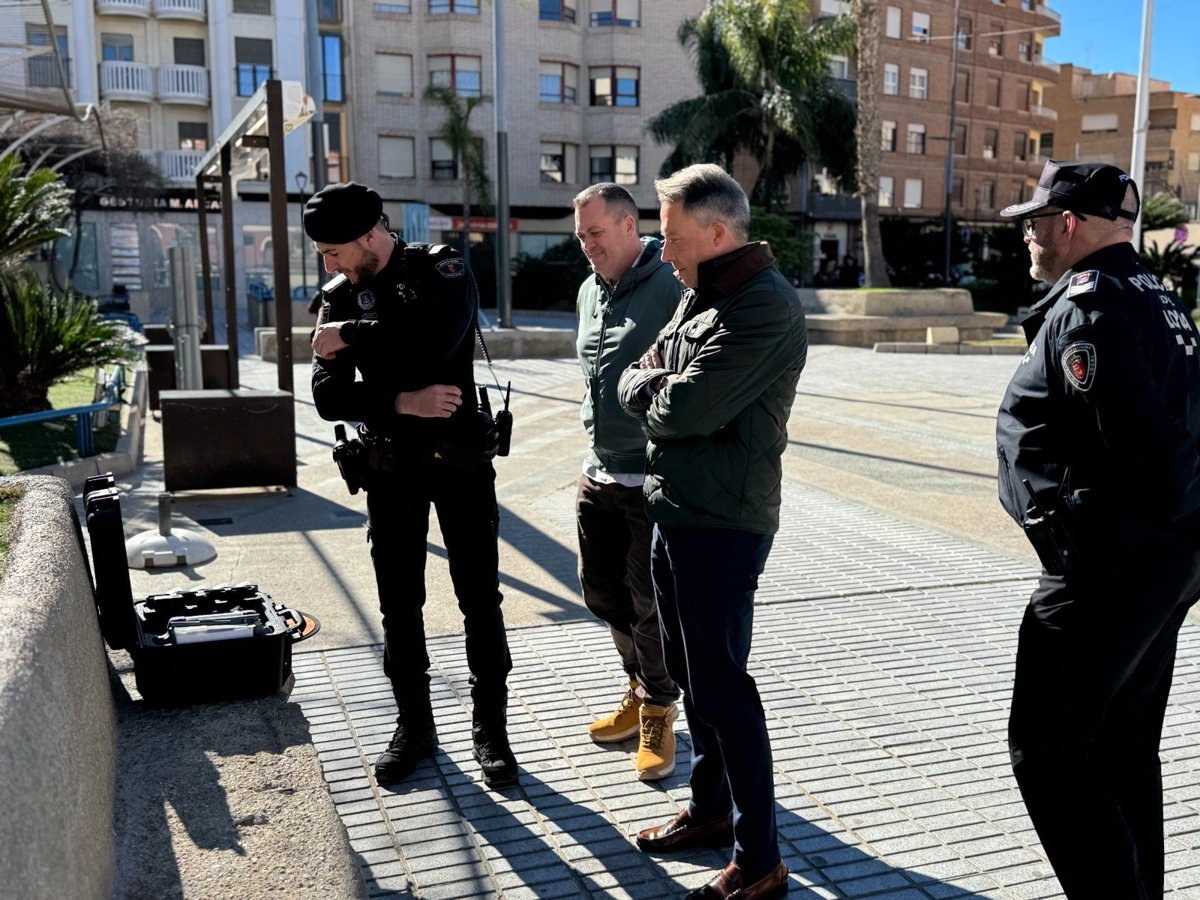 Lorca destina 360.000 euros para dotar a la Policía Local de armas largas, táser y JPX y varios vehículos