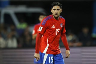 Archivo - Futbol, Chile vs Brasil. Primera rueda, clasificatorias al Mundial 2026. El jugador de la seleccion chilena Diego Valdes es fotografiado durante el partido de las eliminatorias al mundial de 2026 contra Brasil disputado en el estadio Nacional de