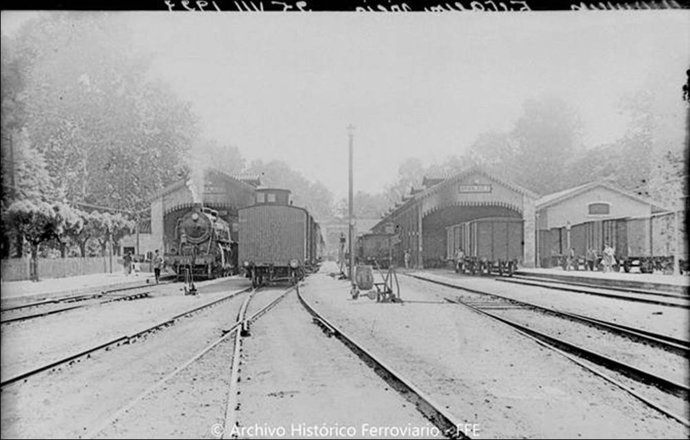 Antiguo embarcadero de Aranjuez de la línea Madrid a Aranjuez. Fot. Juan Salgado, 1923. Archivo Histórico Ferroviario-FFE.