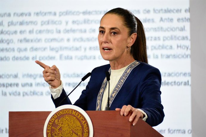 4 de fevereiro de 2026, Cidade do México, Cdmx, México: A presidente do México, Claudia Sheinbaum Pardo, fala durante uma coletiva sobre os investimentos estratégicos e projetos da Pemex para 2025-2035 no Palácio Nacional, em 4 de fevereiro de 2026, na Ci