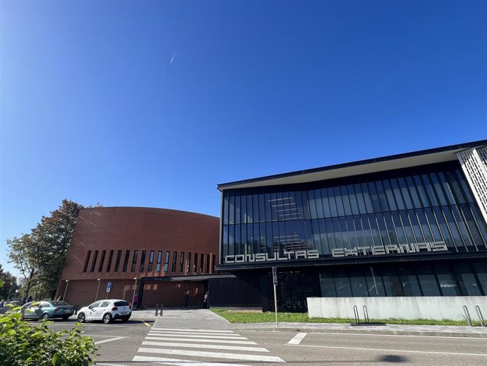 Archivo - Edificio de consultas externas del hospital Sierrallana
