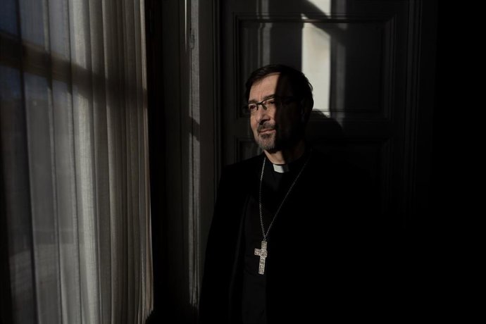 Archivo - El cardenal arzobispo de Madrid, José Cobo.