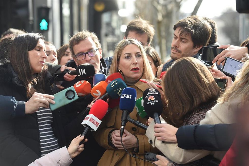 La presidenta de la Junta de Extremadura en funciones, María Guardiola, tras la reunión de la Junta Directiva Nacional del partido, a 9 de febrero de 2026, en Madrid (España). El PP decidió anticipar las elecciones en Aragón por el "bloqueo" de Vox a lo