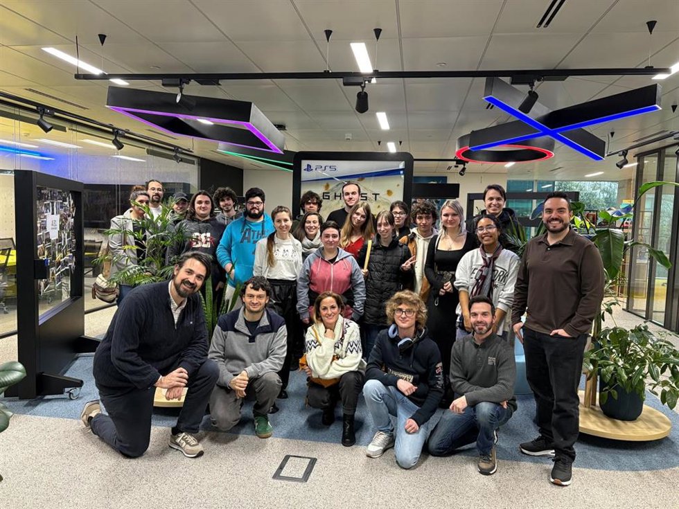 Los alumnos del Curso de Industria del Videojuego visitan las oficinas de PlayStation España
